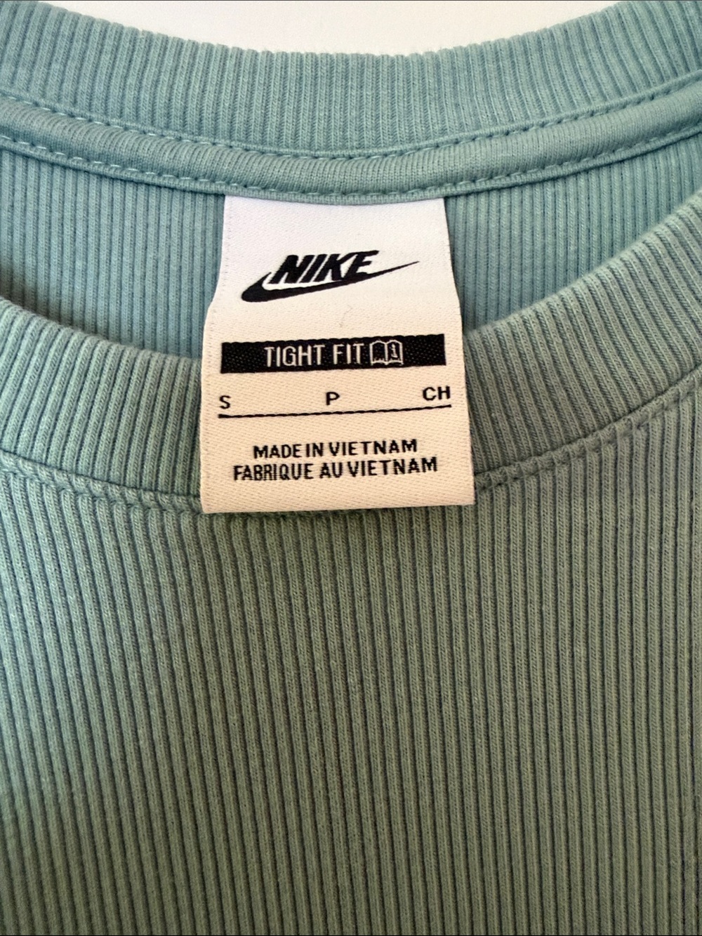 Nike Men’s Sage Green Short Sleeve Crew Tee - Picture 2 of 3